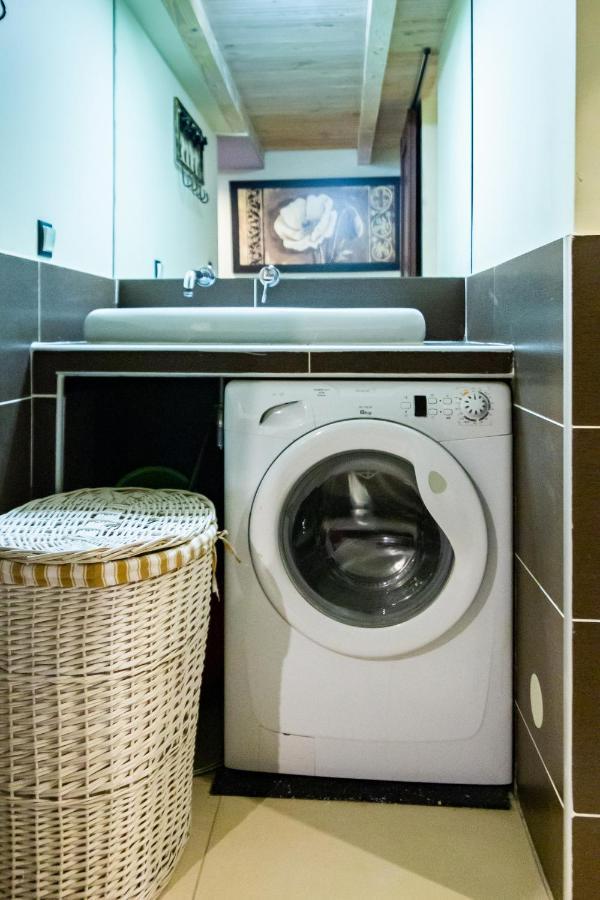 Lilly Apartment Main Train Station Old Town By The Castle Suites Kraków Zewnętrze zdjęcie