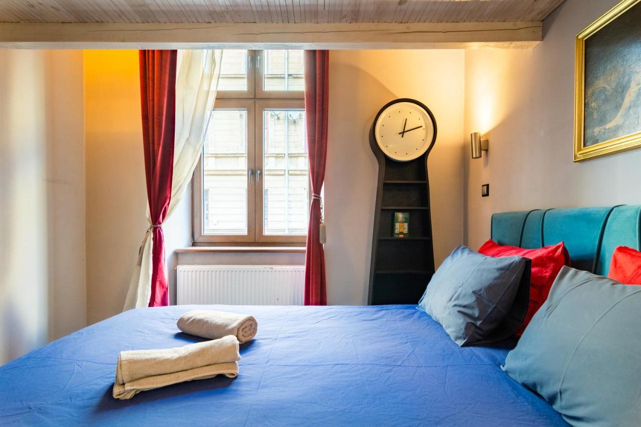 Lilly Apartment Main Train Station Old Town By The Castle Suites Kraków Zewnętrze zdjęcie